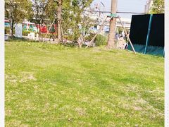 -佘山地铁站-停车场