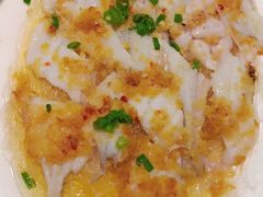 蒜蓉粉丝蒸豆腐鱼-春梅里卤鹅馆·47年老字号(东厦分店)