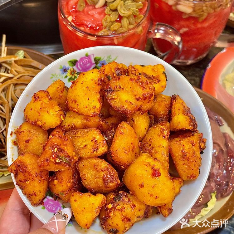 吃了好多年 我心中zui怕倒闭的串串店!!