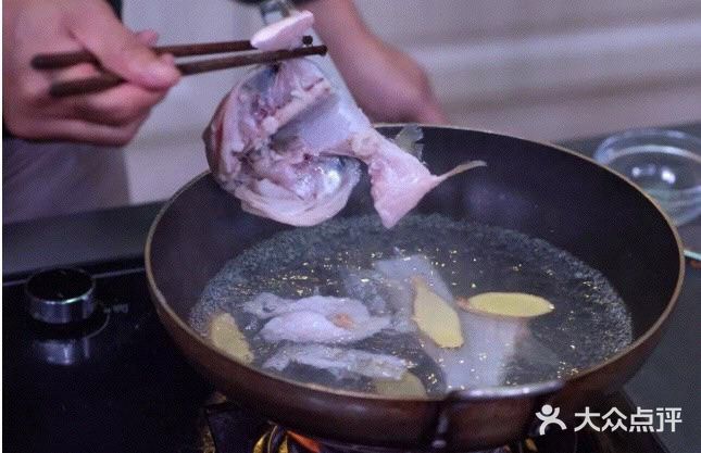 詹姆士的厨房-竹荪鱼肉羹