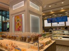 面包甜点陈列柜-好利来(乐堤港店)