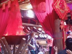 -老滇山寨•云南特色菜•地方菜•民族风情歌舞表演(金碧店)