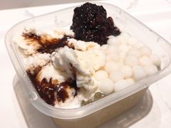 白雪黑糯米冰粉-甜心闲生传统手工冰粉(太古里店)