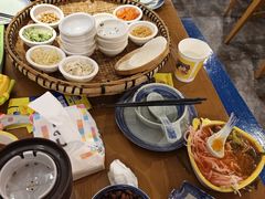 -包整·丝娃娃(一览甲秀楼风景店)