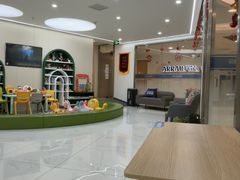 -瑞尔齿科(南京东路名人诊所)