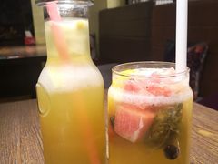 缤纷鲜果茶-许榴香西餐厅(台东步行街店)