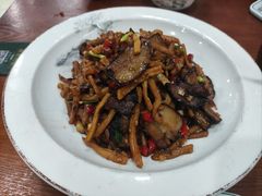 -湖南人家湘菜馆(镇江路店)