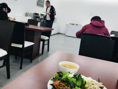 -上海宝信宝马4S店