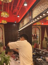 -东方先生国潮男士理发馆