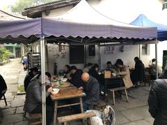 露天位-小河无名面馆