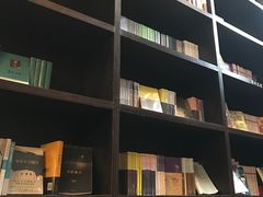 -钟书阁(松江泰晤士小镇店)