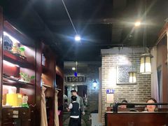 大堂-东口码头·烧鸽子·鱼头泡饼·地方菜(金鹰悦城店)