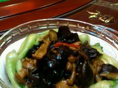 烹炒草原蘑-大汗行宫园林餐厅