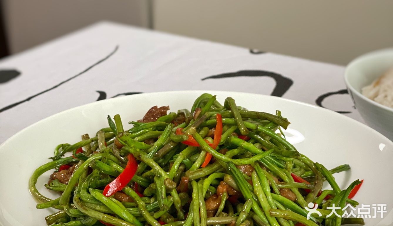 格外的香。想吃血豆腐了,用重庆朋友寄来的底料炒的