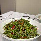 格外的香。想吃血豆腐了,用重庆朋友寄来的底料炒的