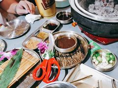 -围炉肉舍•炭烤活鳗•丹东海鲜烤肉(步行街店)