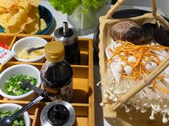 -无界釜·河豚鱼汤锅(红山动物园店)