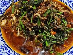 刺五加油炝毛肚-墨江小城故事餐厅