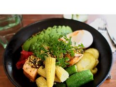 炙烤三文鱼藜麦碗-O'mills Sourdough Bakery&Bistro(永嘉路店)