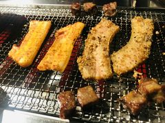 辣白菜五花肉-马路牙子地桌烤肉(工体店)