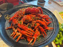 -肥肥虾庄·金牌油焖大虾(汉街SKP店)