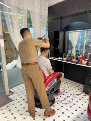 -老男孩男士理容馆·理发·烫染·修面