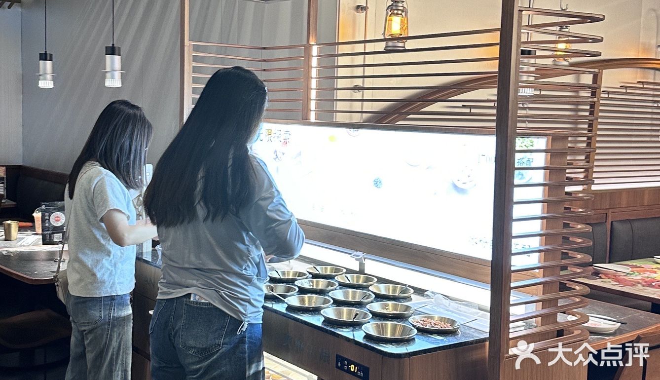 我宣布，探鱼就是我们约会的小基地了