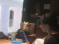 -星巴克(杭州湖滨银泰E区店)