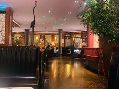 大堂-八府香鸭·啫啫煲(华山路店)