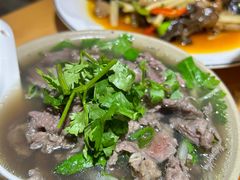 -大众跷脚牛肉馆·非遗传承单位(峨眉山店)