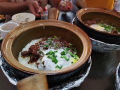 窝蛋牛肉饼煲仔饭-红星光发煲仔饭(文海店)