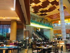 -松山湖凯悦酒店·Café自助餐厅·周末火舞秀表演