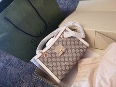 -Gucci(重庆IFS店)