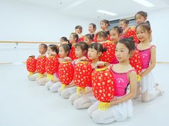 -小芳舞蹈团·少儿舞蹈·中国舞(龙江校区)