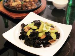 黄瓜木耳炒肉-72号海鲜私房菜