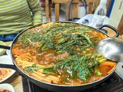 -亲昵春川鸡排(韩国美食街店)