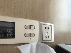 -悦季酒店(广州三元里地铁站店)