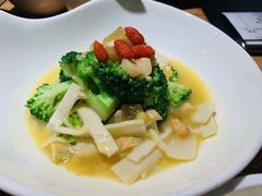 西兰花浸春笋-新太二·鲜料川菜(智慧城广百店)