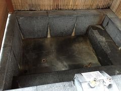 自带温泉池的温泉大床房-余姚阳明温泉山庄