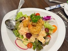 -Chom Cafe and Restaurant