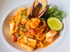 -Chom Cafe and Restaurant