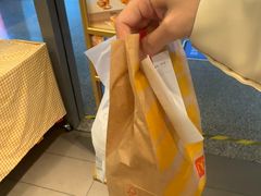 -麦当劳(上海虹桥站30B检票口楼上)