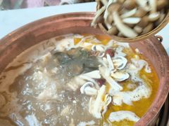 -菌海森林·非遗野生菌火锅(西山区滇池路摩根道店)