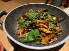 擂辣椒烧手撕鸡-吃饭皇帝大土家民族菜(正大广场店)