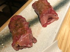 生牛肉火炙寿司-舞漁日料美人胶原锅(陆家嘴中心店)