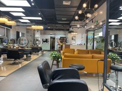 -FRIDAY星期五专业美发沙龙