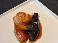 葱烧海参配乌米菌-鲁采LU STYLE(新天地店)