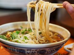 -爆炸头阿姨小四川正宗川味小吃(无任何分店)