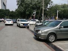 -甘家口大厦-停车场