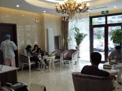-康城口腔(磁器口店)
